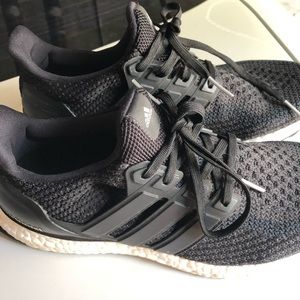 BLACK ULTRA BOOST